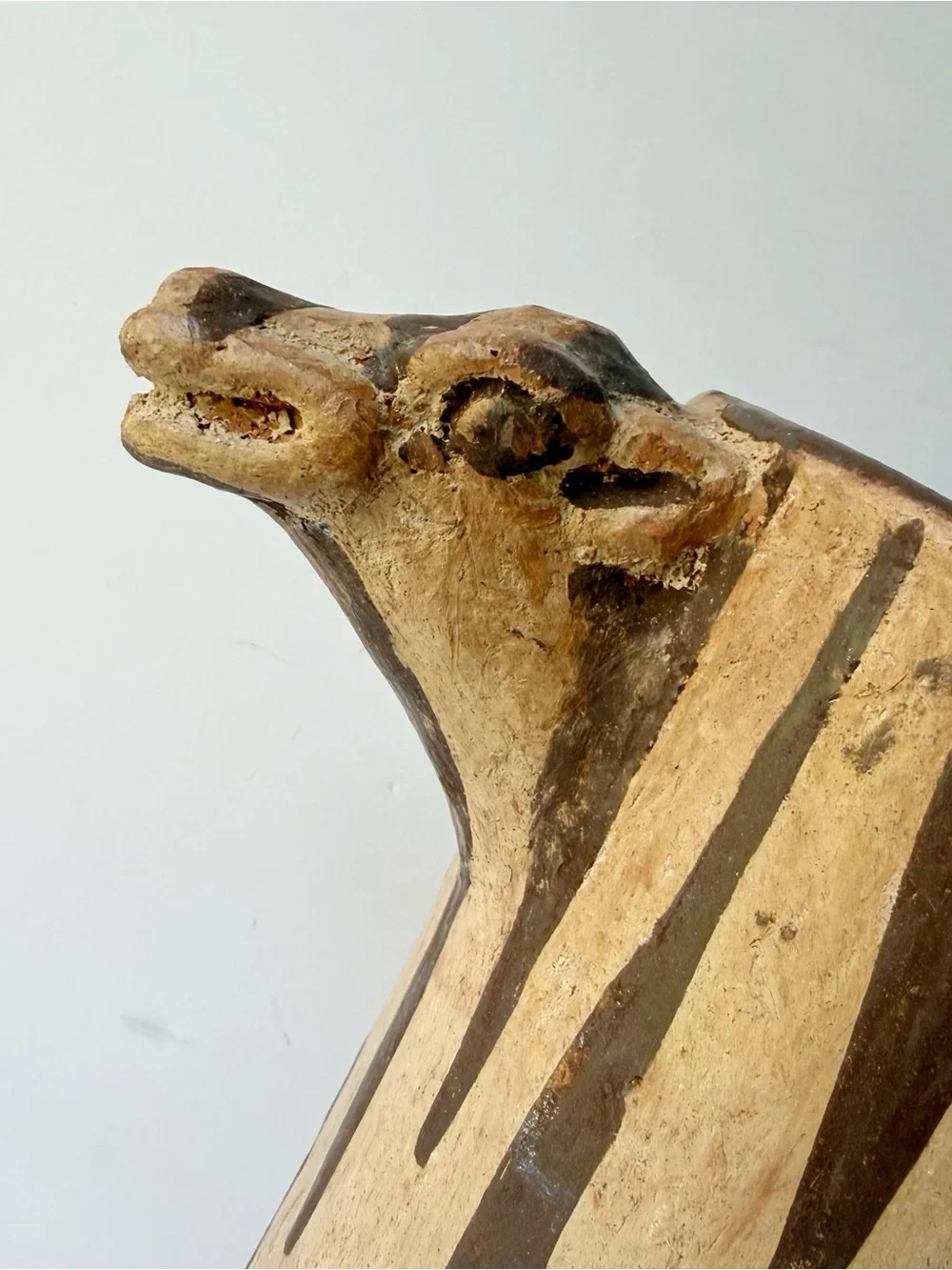 Vintage African Safari Animal Okapia Bongo Double Head Striped Pottery Vase - Picture 9 of 15